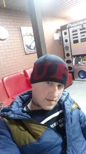  18781705  SlawikK, 37 ,    