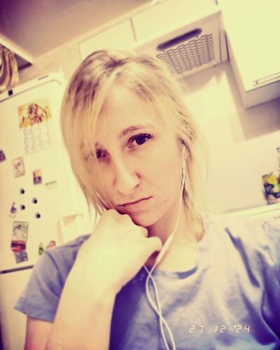  ,   Alexandra, 27 ,  