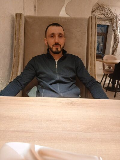  -,   Artyom, 31 ,   ,   