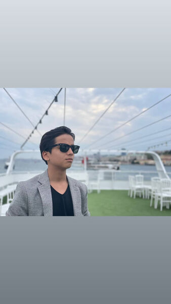  ,   Emir, 21 ,   ,   