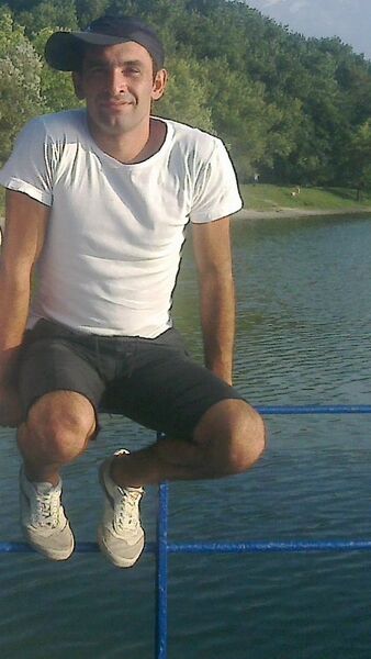  ,   Artur, 37 ,   ,   , c 