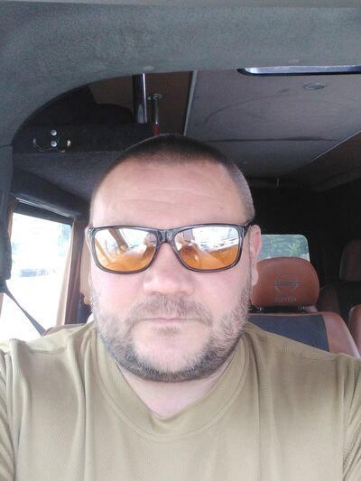  ,   Anton, 42 ,   ,   