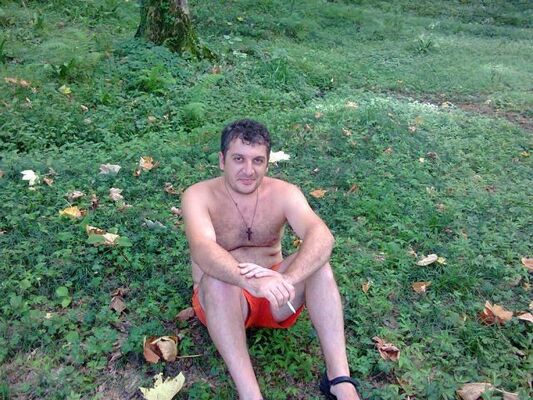 ,   Paata, 44 ,   