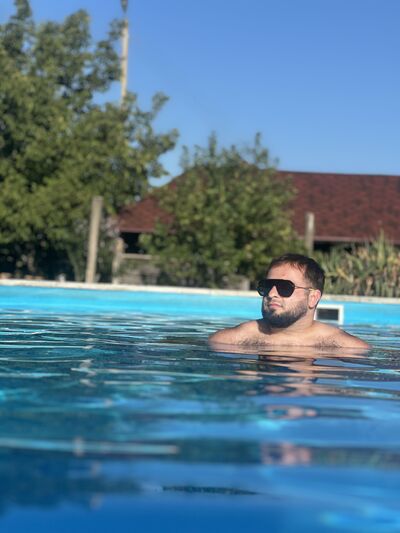  Duisburg,   Aslan, 24 ,   ,   