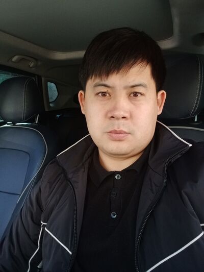  ,   Arman, 32 ,   ,   