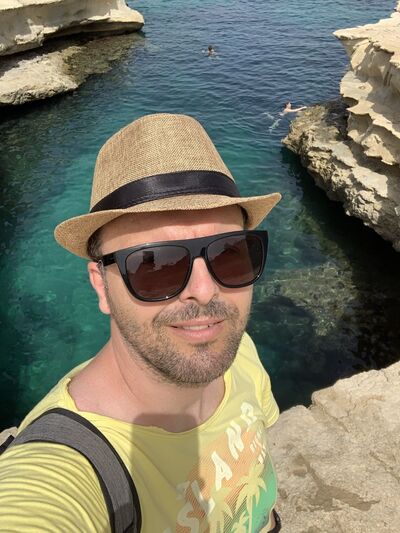  ,   George, 43 ,   ,   