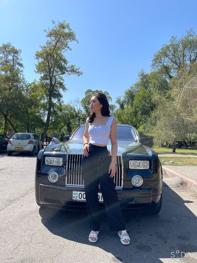  ,   Saniya, 21 ,   c 