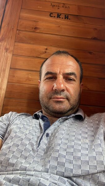  ,   Armen, 46 ,   ,   