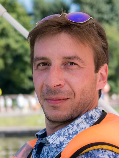  ,   Alex, 52 ,   ,   