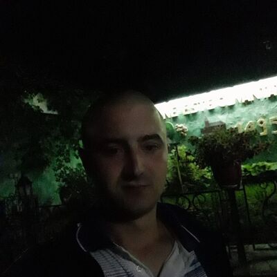  ,   Artiom, 35 ,   ,   