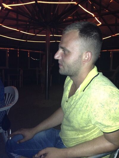  ,   Leon, 39 ,   , 