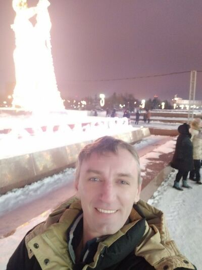  ,   Constantin, 43 ,   
