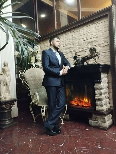  ,   Alex, 34 ,   ,   , c , 