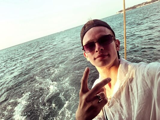  --,   Slavik, 25 ,   ,   