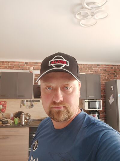  ,   Valentin, 40 ,   ,   