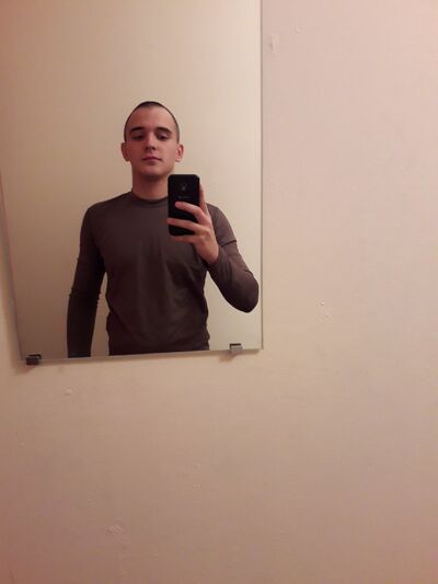 ,   Artyom, 24 ,   ,   