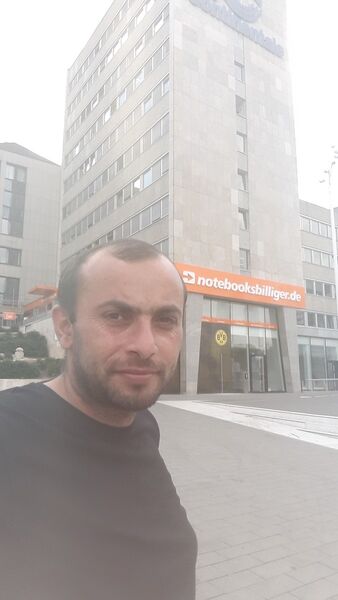  ,   Valeri, 36 ,   ,   , c 