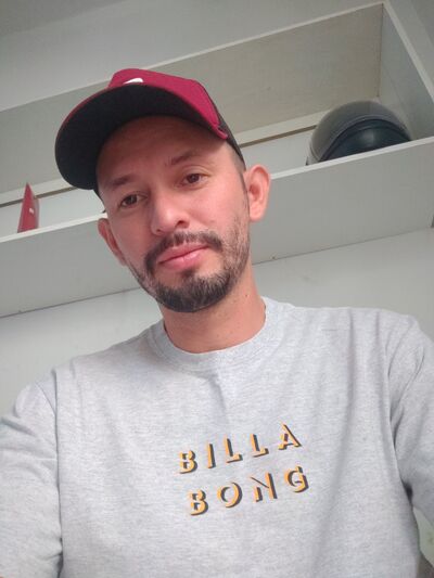  ,   Vitor, 32 ,   ,   