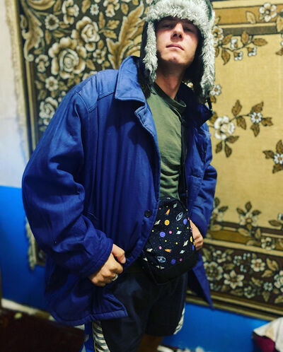  ,   Viktor, 25 ,   ,   