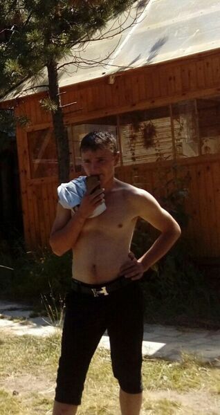  -,   Anton, 31 ,  