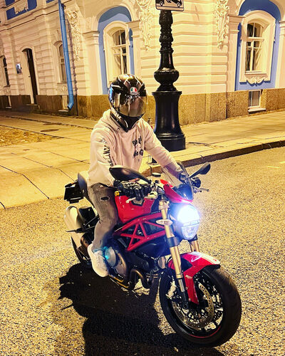  -,   Pavel, 35 ,   ,   