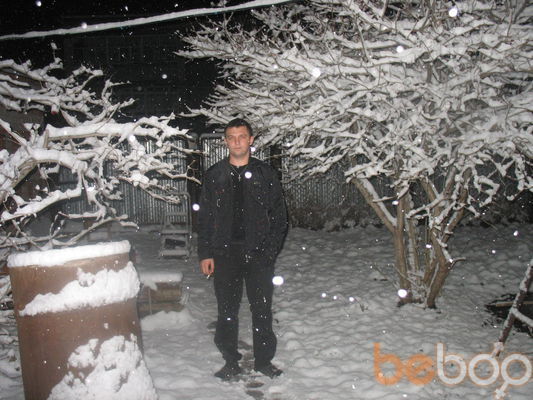  ,   Yuriy, 40 ,  
