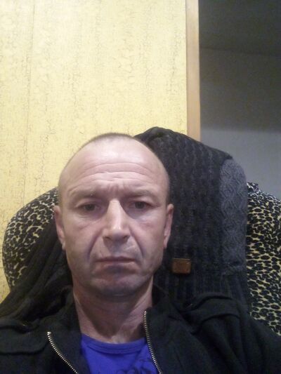  ,   Viktor, 46 ,   ,   