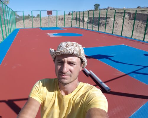  ,   Anton, 39 ,   ,   