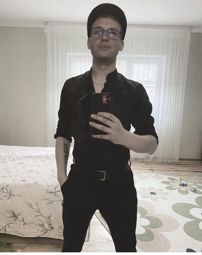  ,   Oleg, 31 ,   