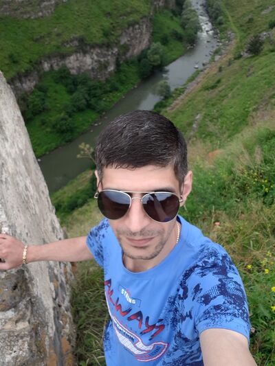  ,   Genri, 41 ,   