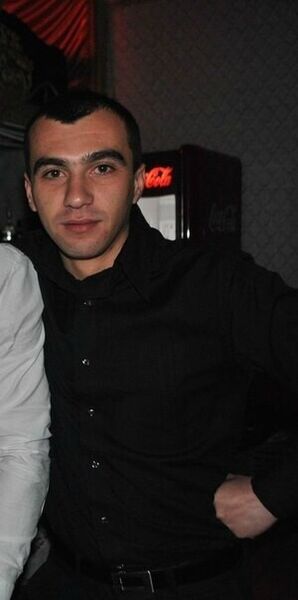  ,   Armani, 35 ,   ,   , c 