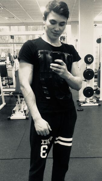  ,   Damon, 33 ,   