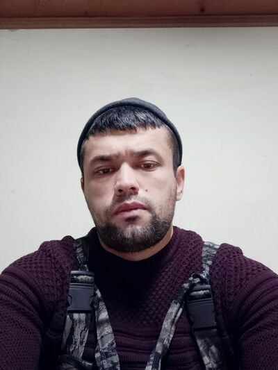  ,   Ali, 32 ,   ,   
