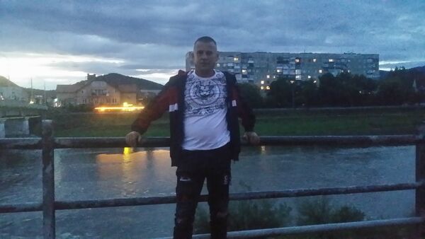  ,   Dimon, 44 ,     
