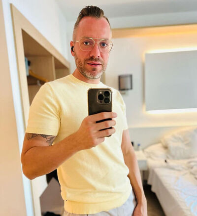  -,   David, 44 ,   ,   
