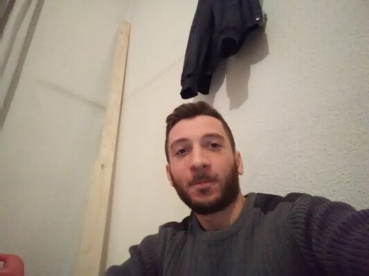  Barcelona,   George, 35 ,   ,   , c 