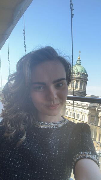  ,   Alina, 22 ,   c , 