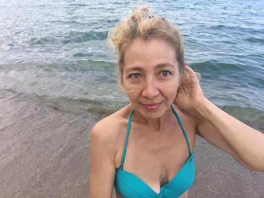  ,   Elvira, 49 ,   ,   , c 