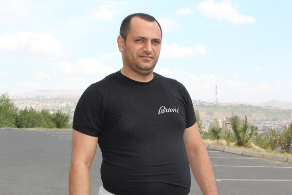  ,   Ashot, 48 ,   