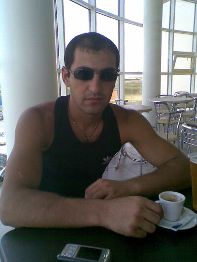  ,   Alik, 39 ,     