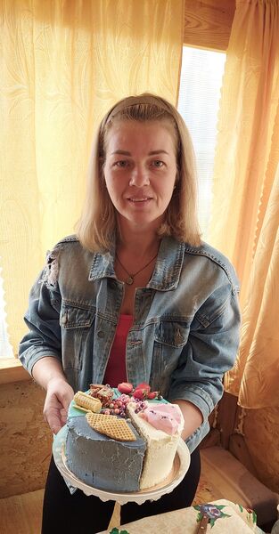  ,   Tatyana, 47 ,   c 