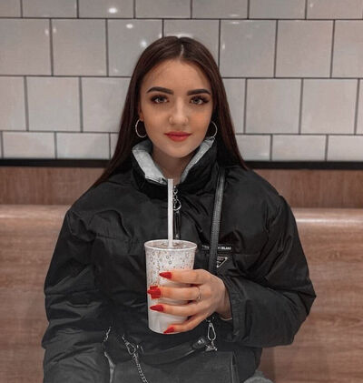  ,   Victoria, 22 ,   c 