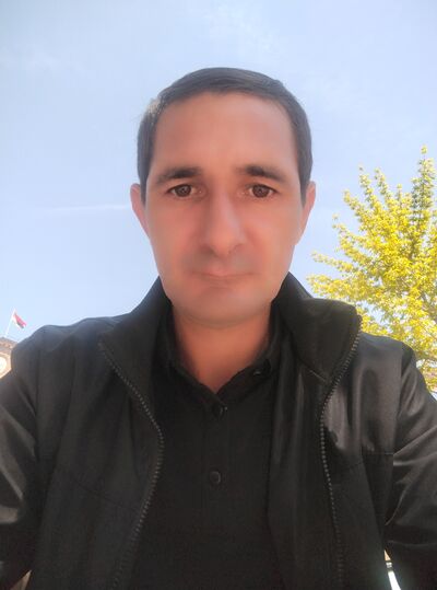  ,   Levon, 43 ,   ,   