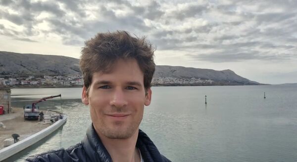  ,   Alex, 33 ,   ,   , c 