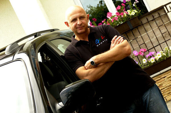  ,   Leon, 58 ,   ,   , c , 