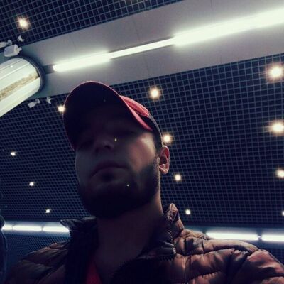  ,   Amir, 31 ,   ,   