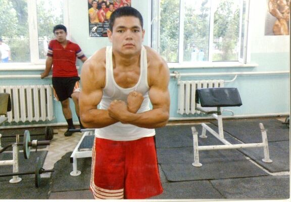  ,   PitBul, 37 ,   ,   , c , 