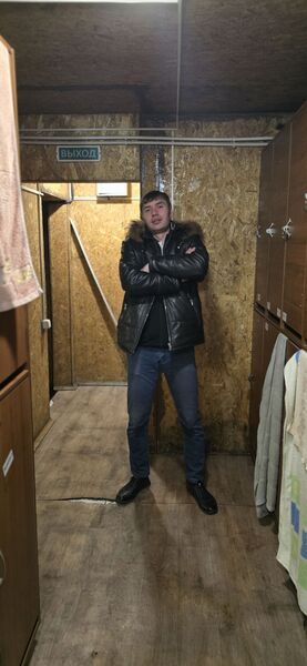  ,   Viktor, 30 ,   ,   