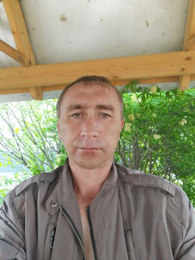  ,   Viktor, 46 ,  