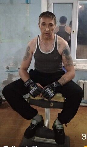  20757305  Oleg, 55 ,    